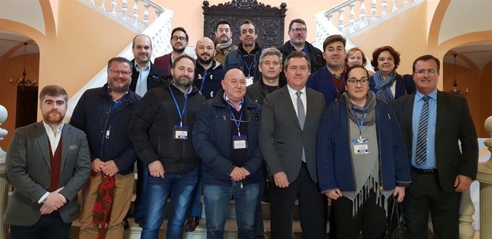 Espadas con los artesanos