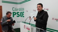 El PSOE-A pide la convocatoria "urgente" de la Mesa del Parlamento, que ve "en fraude de ley"