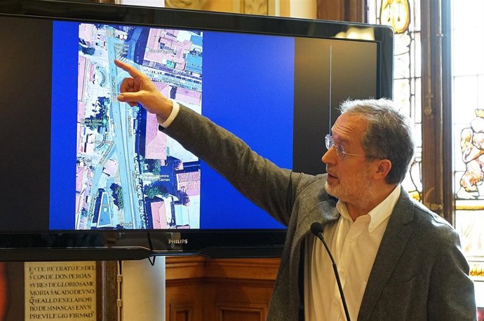 El concejal de Urbanismo, Manuel Saravia, presenta el proyecto. 28-12-18