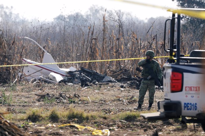 Restos del helicóptero en el que viajaba la gobernadora de Puebla