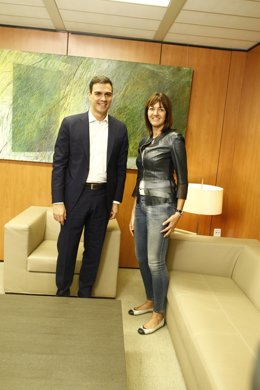 Pedro Sánchez i Idoia Mendia a Ferraz