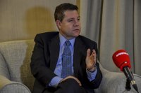 C-LM propone que "grandes partidos" blinden una estabilidad presupuestaria para "no depender de caprichos de minorías"