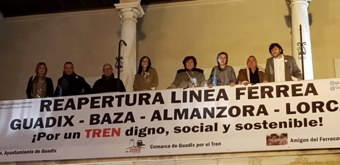 Pancarta por la reapertura de la línea Guadix-Baza-Lorca