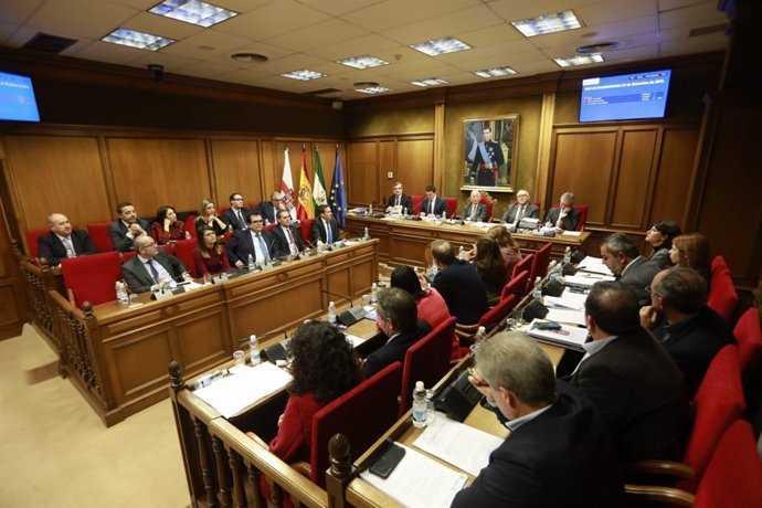 Pleno de Diputación de Almería aprueba sus presupuestos