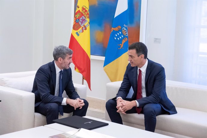 Primera reunión entre Fernando Clavijo y Pedro Sánchez