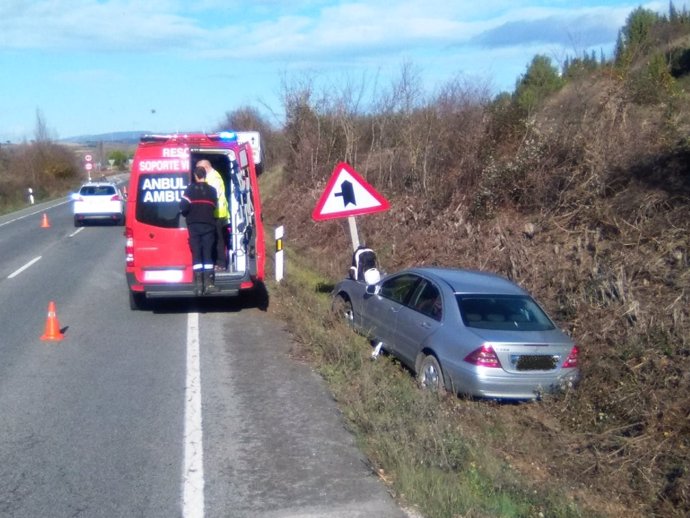 Bomberos atienden accidente de tráfico en Pueyo (Navarra)