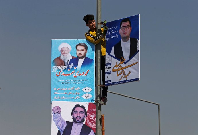 Carteles de candidatos a las elecciones en Kabul