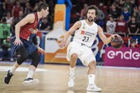 El Real Madrid saca el rodillo en el Buesa Arena