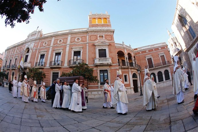 Misa Exequial Por El Arzobispo Emérito De Mérida-Badajoz, García Aracil