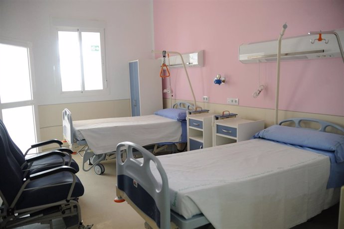 habitación de maternidad de hospital