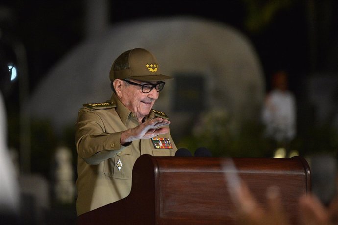 Raúl Castro durante el 60 aniversario de la revolución cubana