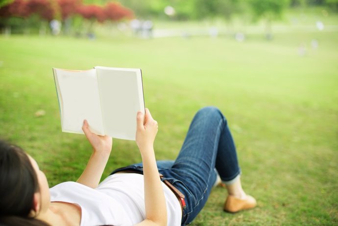 Lectura, libro, parque, mujer, tiempo libre
