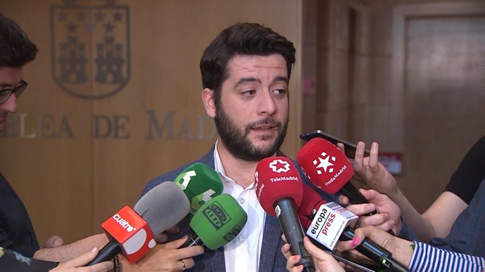César Zafra acude a la Asamblea de Madrid
