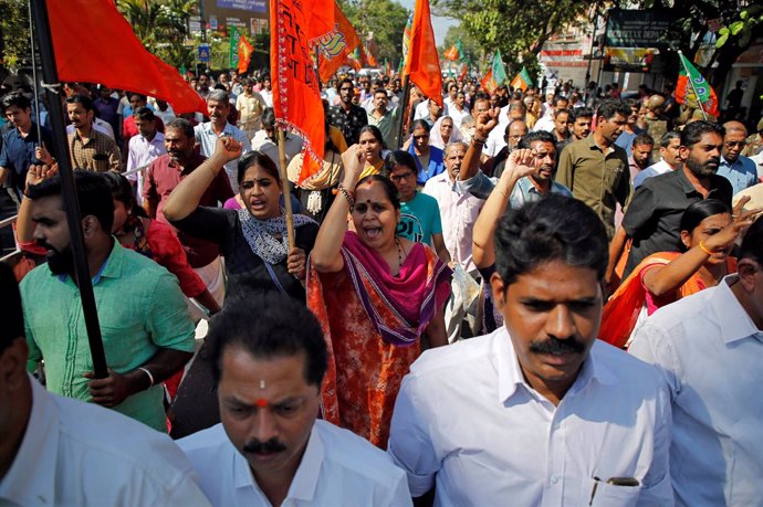 Protestas en Kerala contra la entrada de dos mujeres a un templo hindú