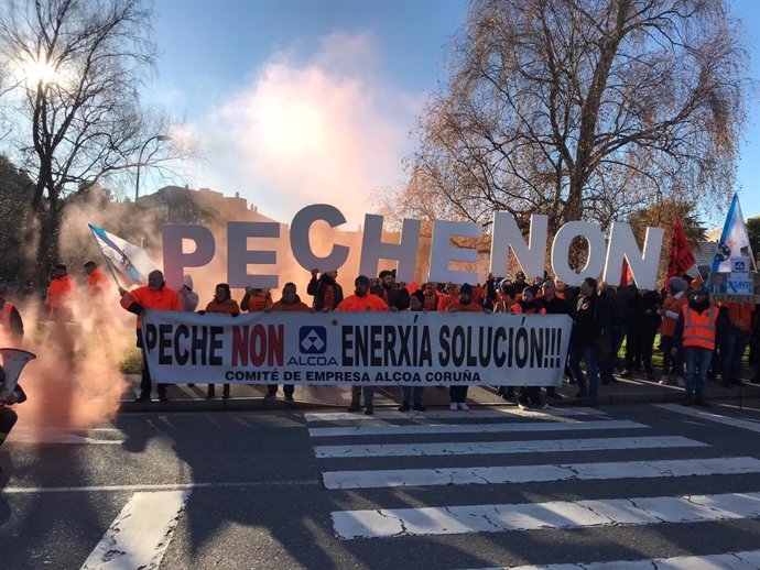 Protesta de empleados de Alcoa en Santiago.