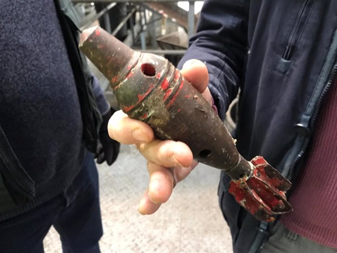 Imagen del artefacto explosivo localizado en la planta de residuos