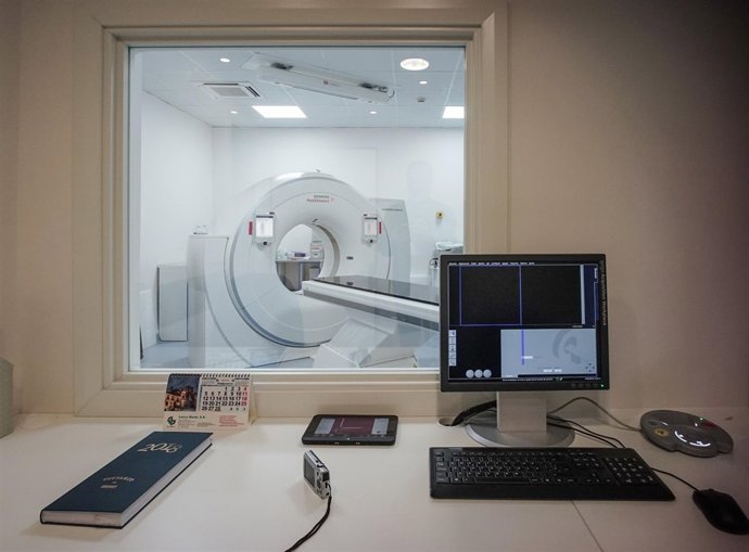 Salud inicia la contratación de 68 equipos TAC