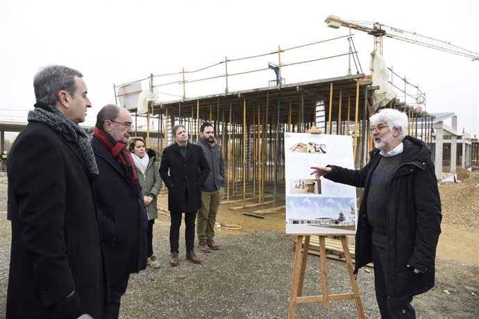 Lambán ha conocido hoy las obras del colegio y el centro de salud de Binéfar