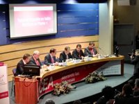 La CEA ve "insuficiente" la caída del paro en 2018 y pide al futuro Gobierno que priorice el empleo