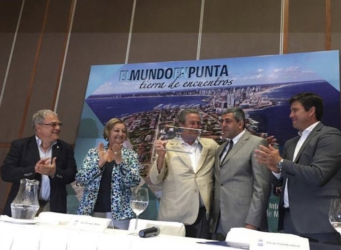 Entrega premio OMT Punta del Este