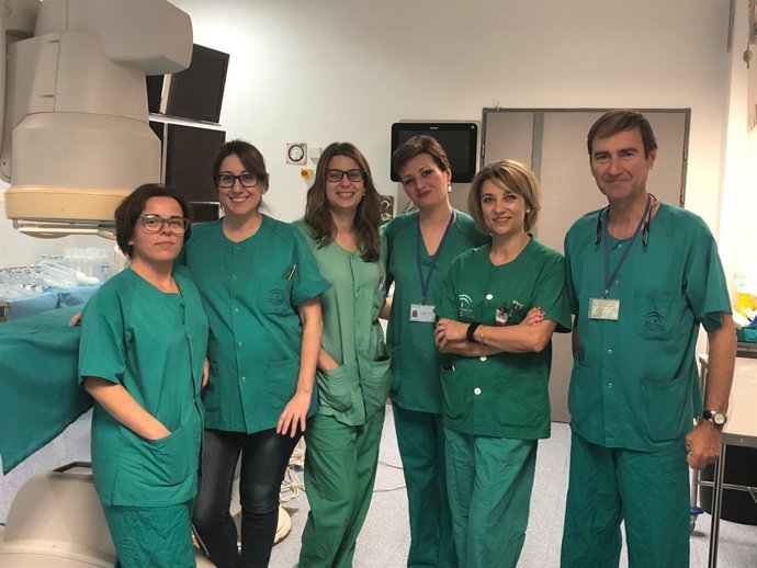 Equipo de radiologia vascular intervencionista