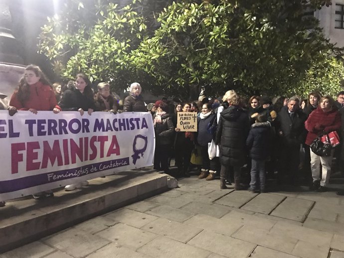 Concentración en Santander contra asesinato machista de Laredo