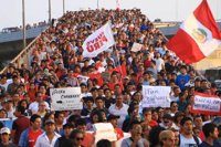 Miles de peruanos salen a las calles para pedir la renuncia del fiscal general Pedro Chávarry