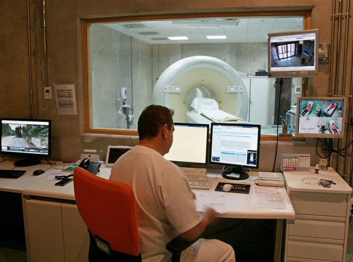 La Arrixaca es el primer hospital público del país en implantar un generador