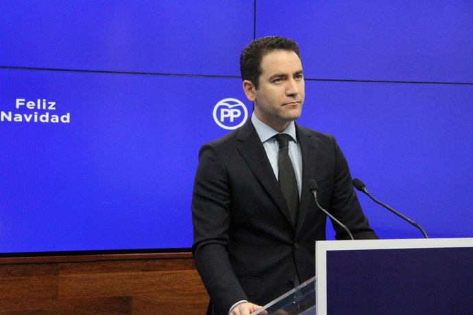 Nota Pp Y Fotografías. García Egea: El Rey Mostró Ayer Que El Único Camino Viabl