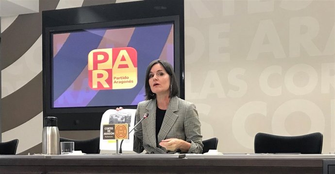 La diputada del PAR, Elena Allué, en rueda de prensa este viernes