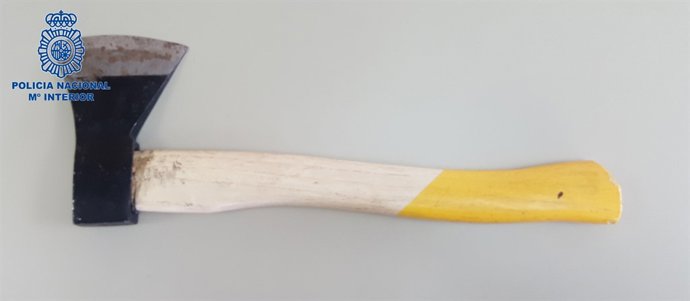 Hacha incautuado por la Policía Nacional
