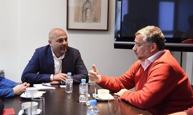 Reunión entre José García Molina y Paulo Pimienta
