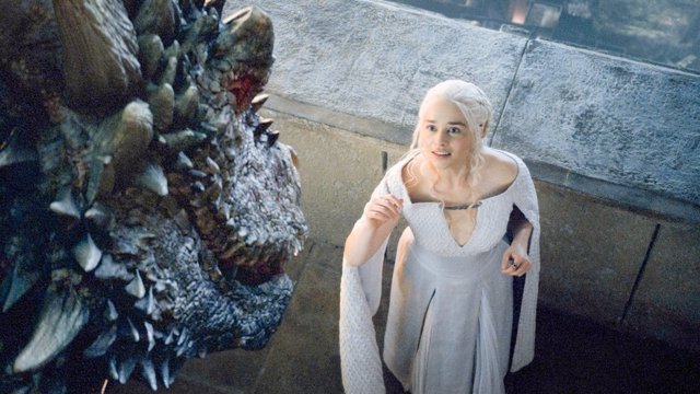 Daenerys y Drogon