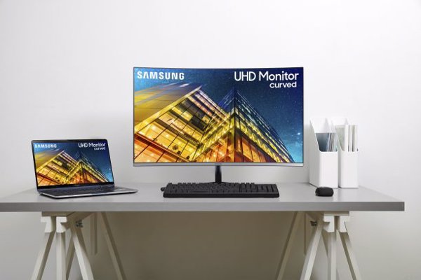 Samsung presenta el monitor panorámico para 'gaming' CRG9
