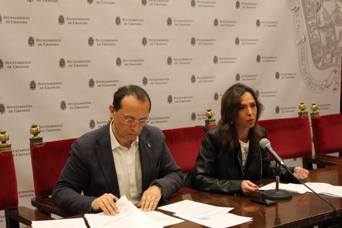 Los concejales del PP Fernando Egea y Rocío Díaz