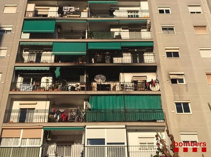 Incendio en un bloque de pisos de La Llagosta (Barcelona)