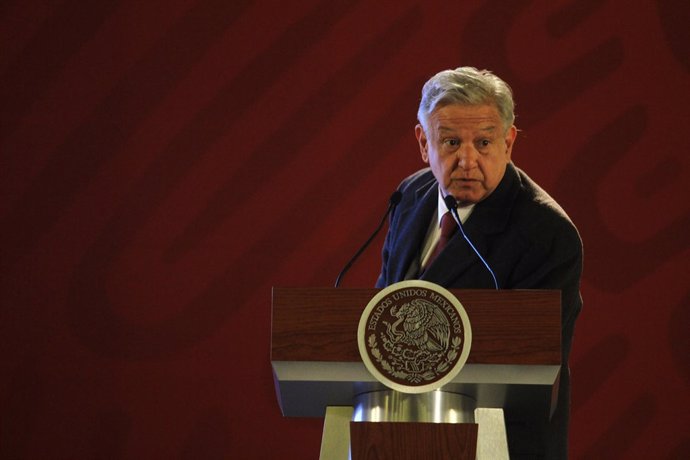 López Obrador presents his Financial disclosure declaration