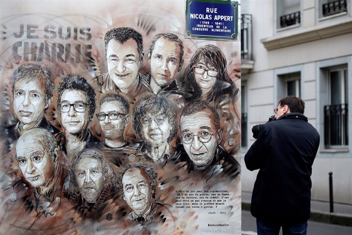 Mural junto a las oficinas de 'Charlie Hebdo'