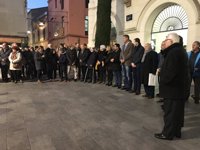 Minut de silenci a Badalona per les víctimes de l'incendi al barri de Sant Roc