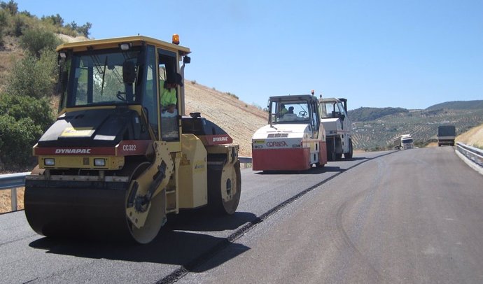 Junta autoriza 88,41 millones para servicios de conservación de carreteras.