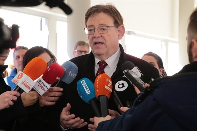 Puig atiende a los medios