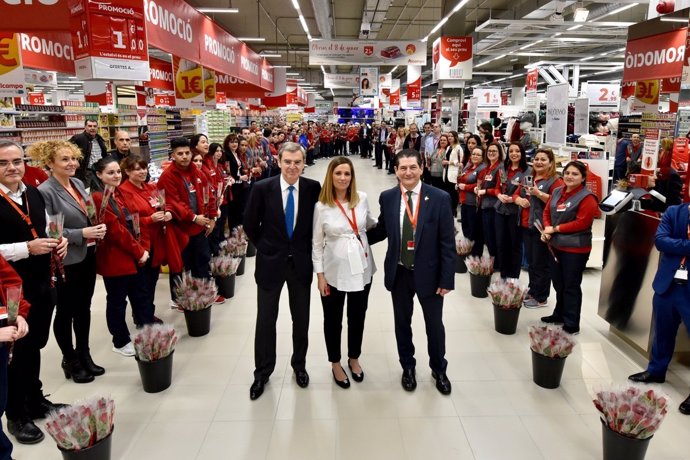 Apertura hipermercado Alcampo en Esplugues de Llobregat (Barcelona)