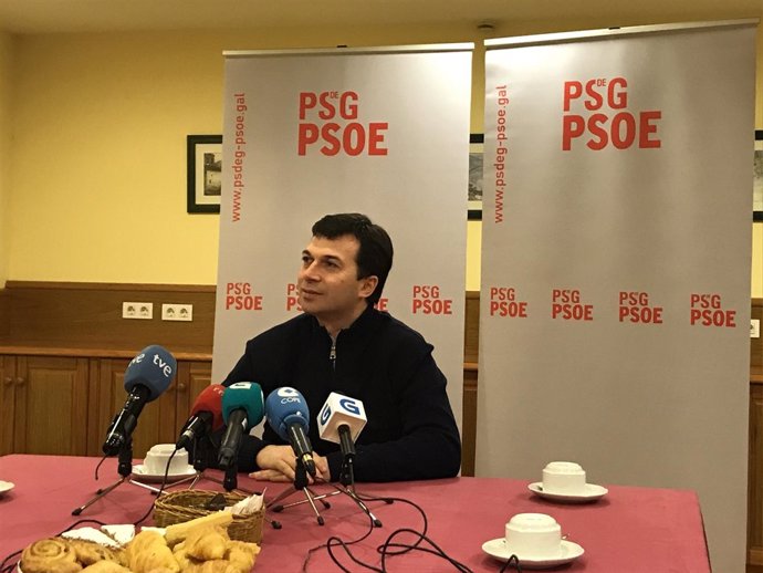 El secretario xeral del PSdeG, Gonzalo Caballero, en una rueda de prensa