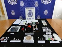 Detenidos tres hombres y una mujer y dos inmuebles registrados en una operación antidroga en Huelva