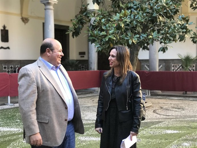 Los portavoces del PP en Diputación y Ayuntamiento, José Robles y Rocío Díaz