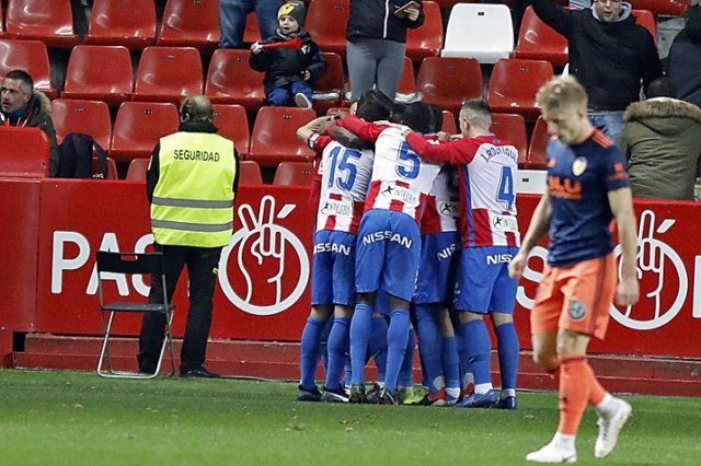 El Sporting derrota al Valencia en la ida de octavos de Copa