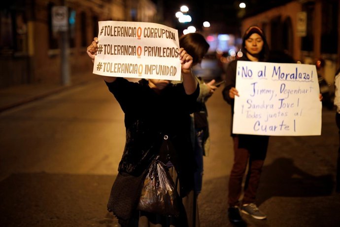 Vigilia frente al Constitucional por la decisión del Gobierno sobre la CICIG.