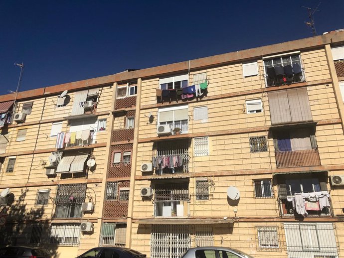Bloque de pisos en el polígono de La Paz