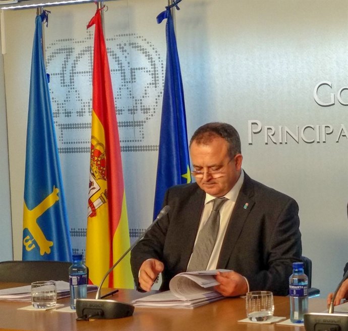 Isaac Pola, consejero de Industria, Empleo y Turismo de Asturias