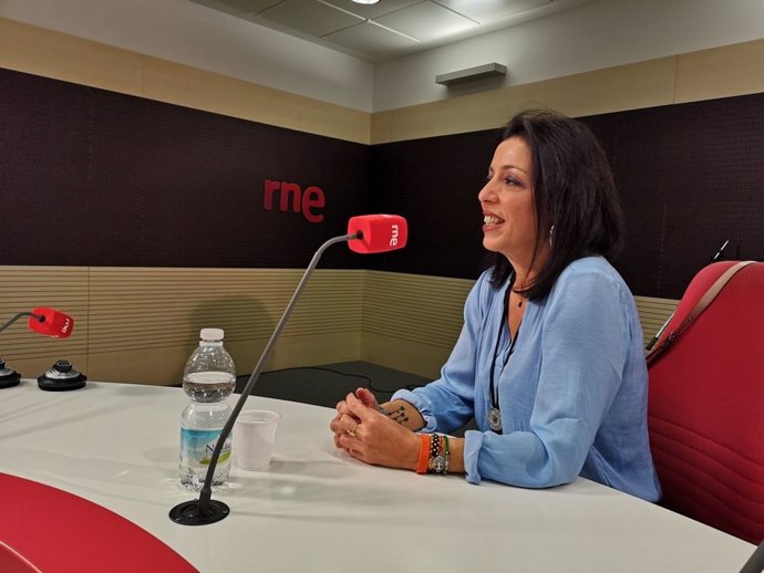 La presidenta del Parlamento, Marta Bosquet, en una entrevista en Radio 5 de RNE